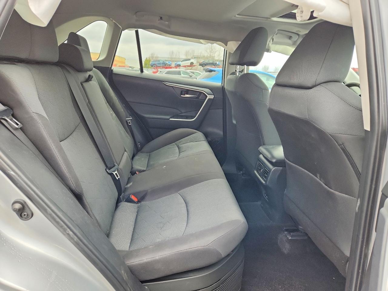 2024 Toyota Rav4 Hybrid Xle - zdjęcie 11