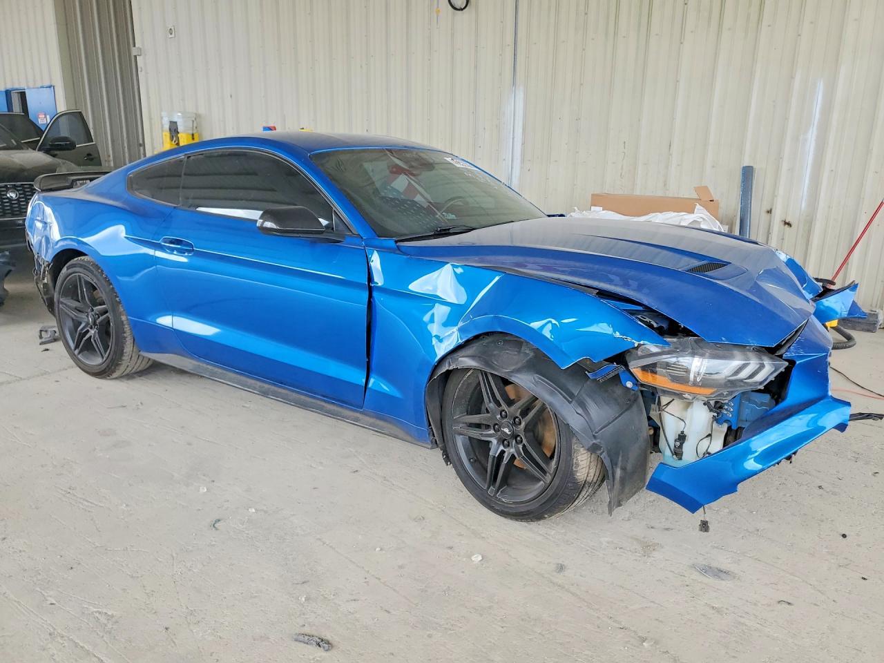 2021 Ford Mustang - zdjęcie 4