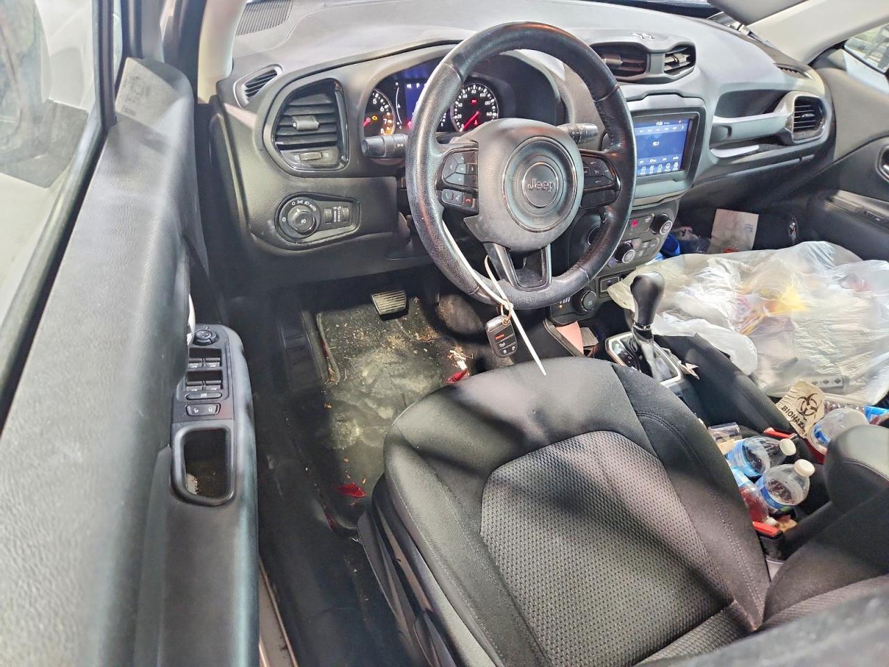 2020 Jeep Renegade Latitude - zdjęcie 8