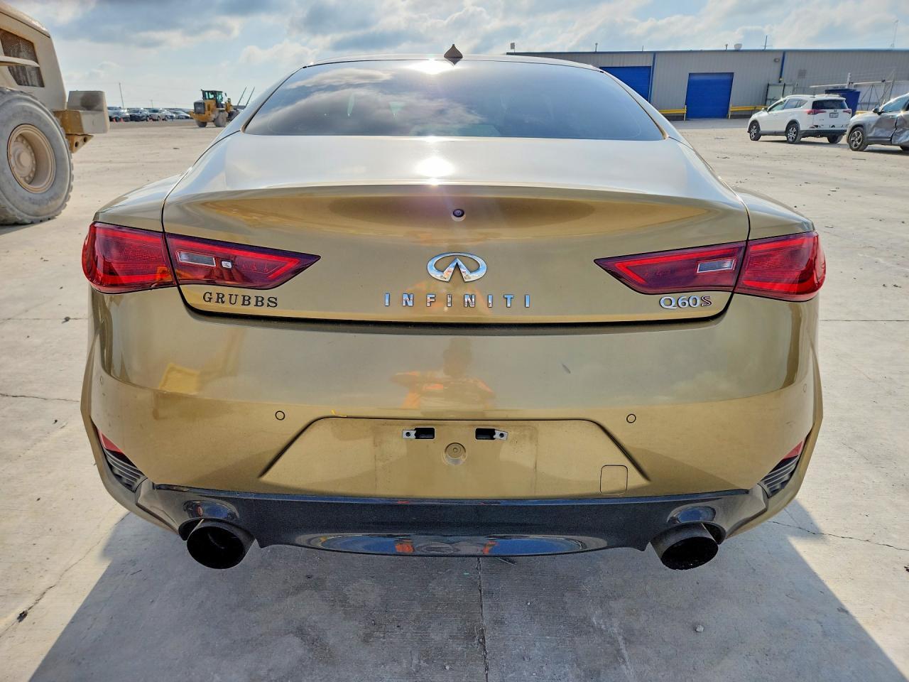2019 Infiniti Q60 Red Sport 400 - zdjęcie 6