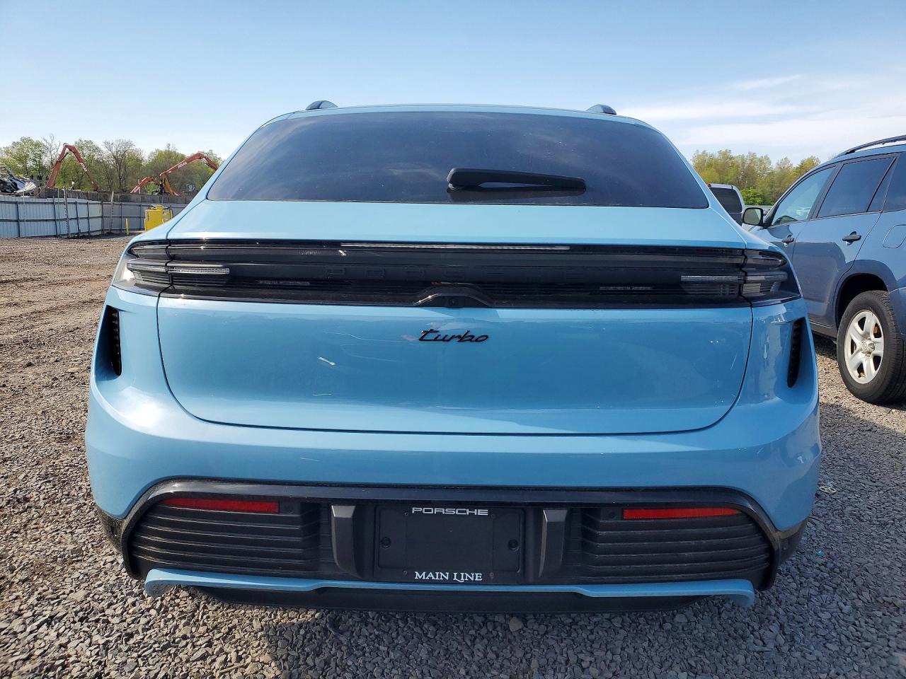 2025 Porsche Macan Turbo - zdjęcie 6