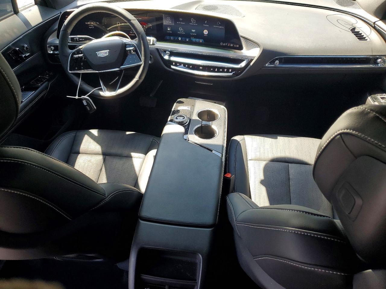 2024 Cadillac Lyriq Sport - zdjęcie 8