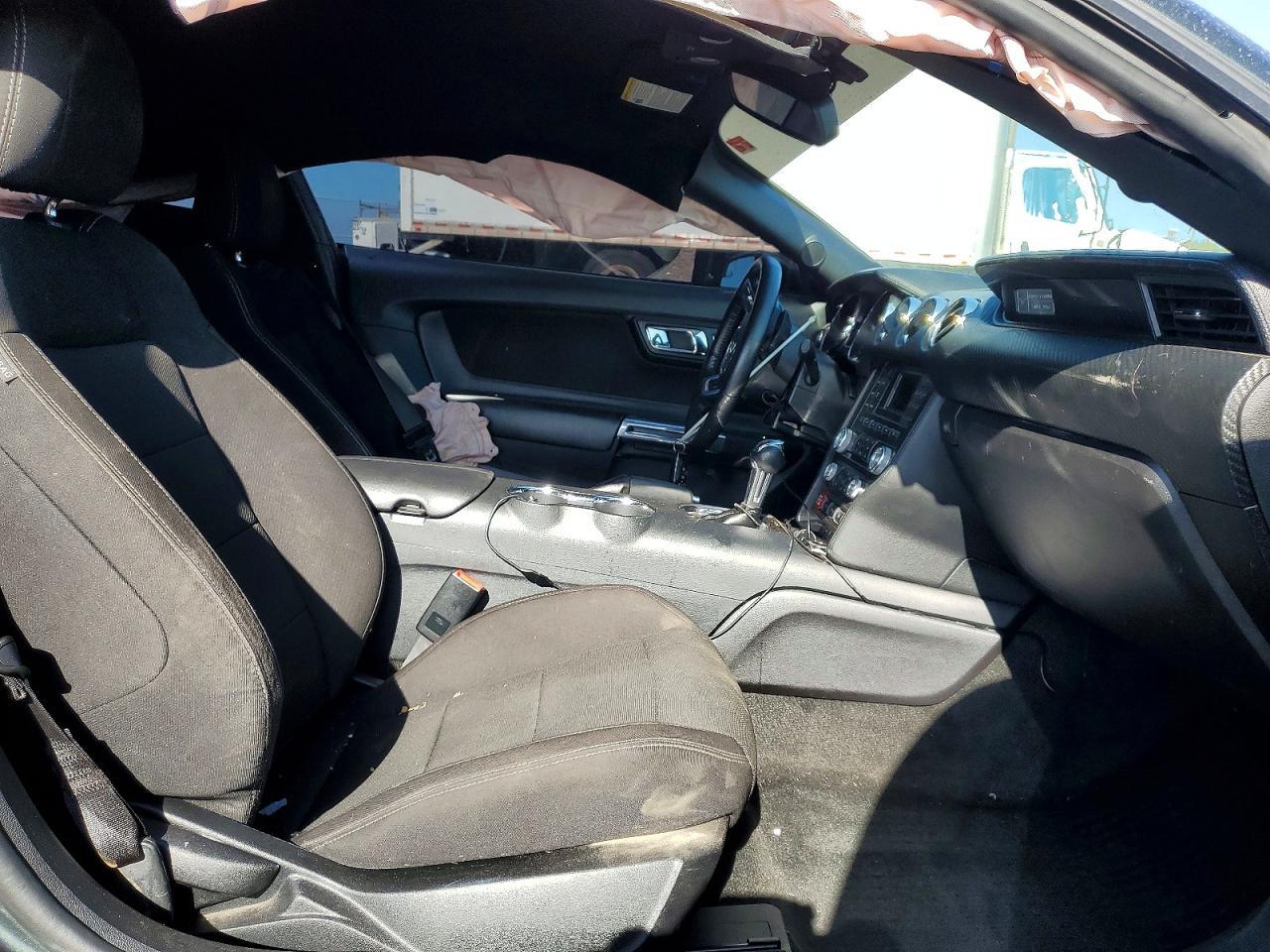 2016 Ford Mustang - zdjęcie 7