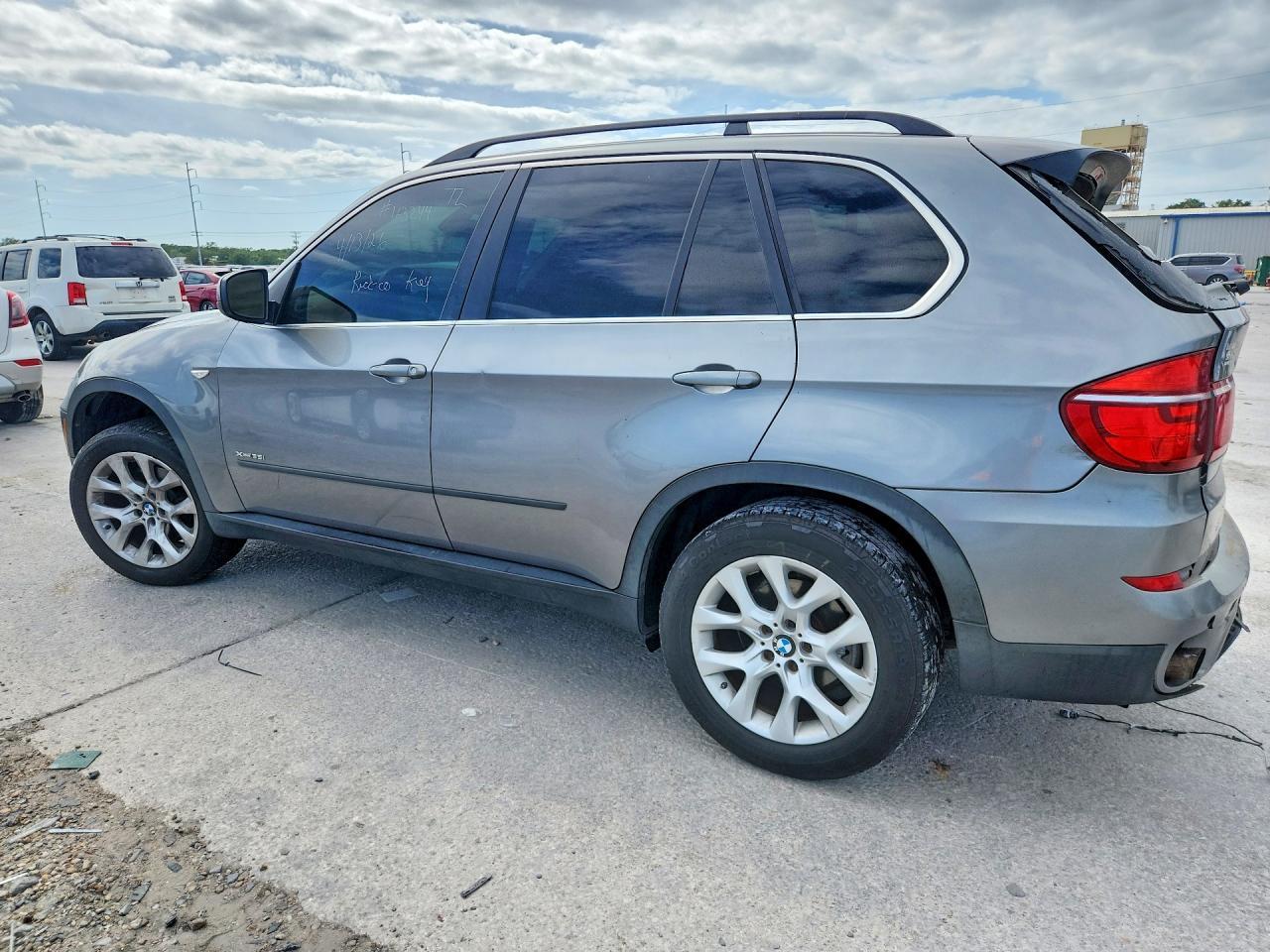 2013 BMW X5 xDrive35I - zdjęcie 2