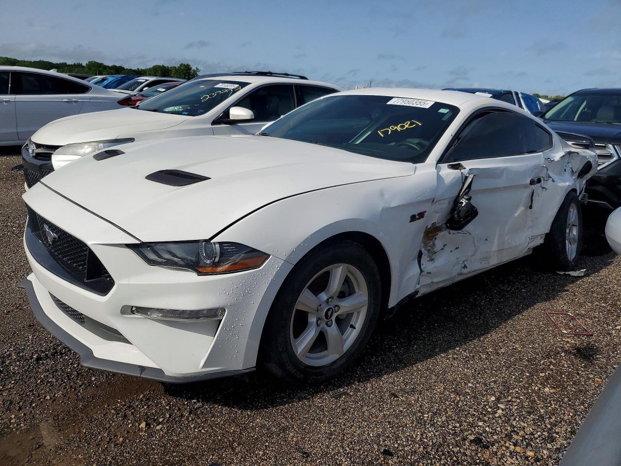 2020 Ford Mustang - zdjęcie główne