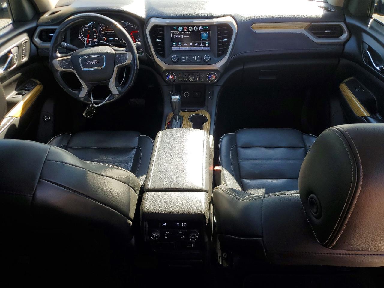 2017 GMC Acadia Denali - zdjęcie 8