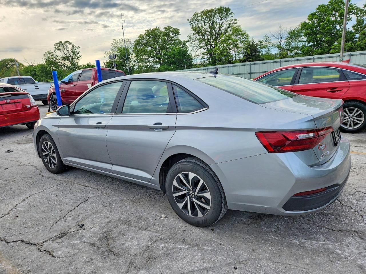 2023 Volkswagen Jetta S - zdjęcie 2