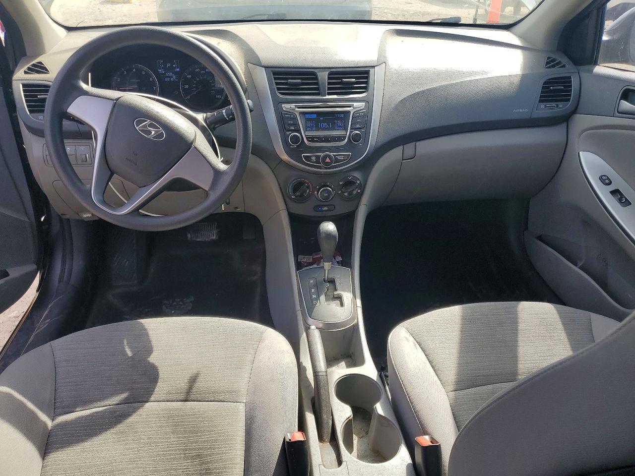 2017 Hyundai Accent - zdjęcie 8