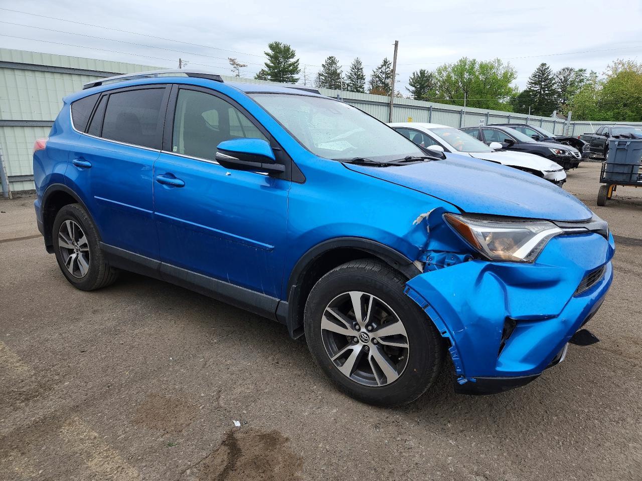 2017 Toyota Rav4 Xle - zdjęcie 4