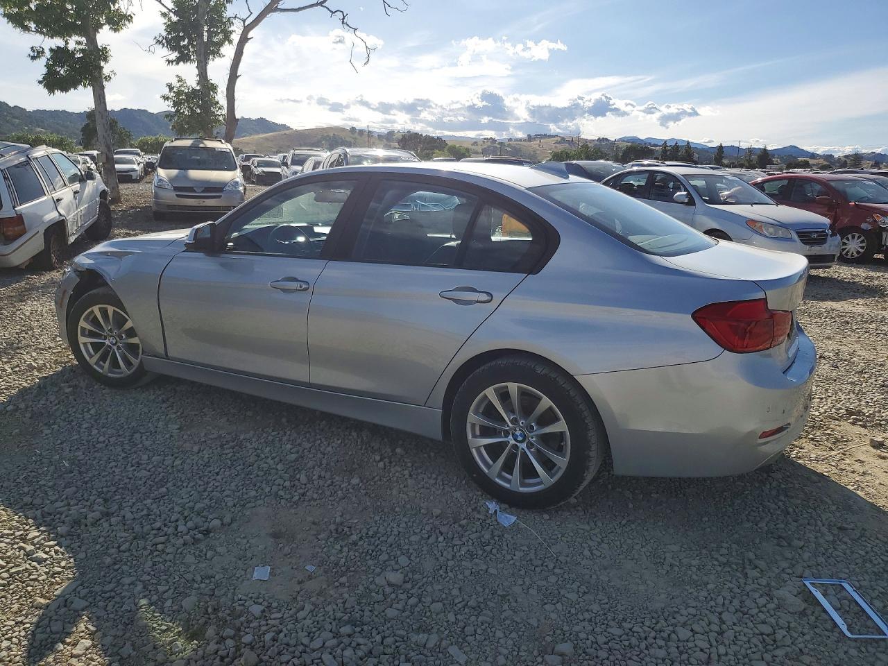 2017 BMW 320 I - zdjęcie 2