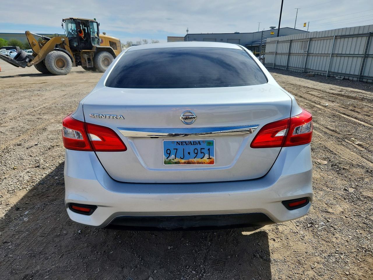 2019 Nissan Sentra S - zdjęcie 6