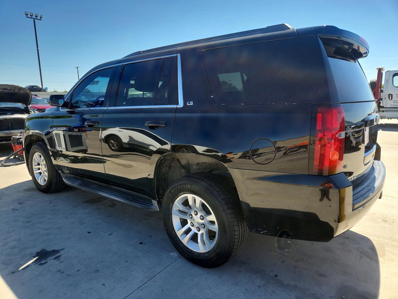 2015 Chevrolet Tahoe C1500 Ls - zdjęcie 2