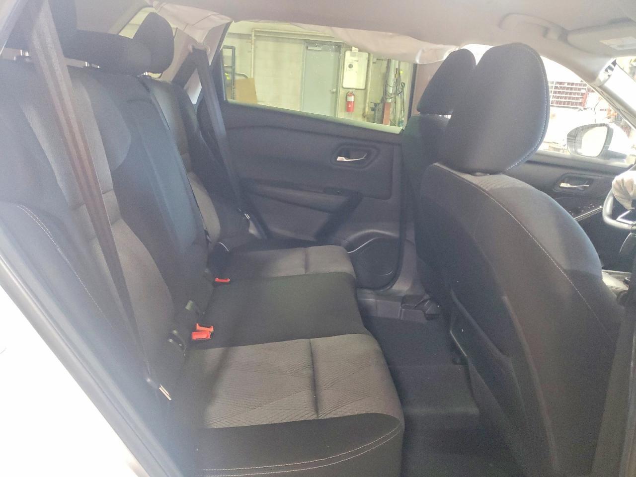 2024 Nissan Rogue Sv - zdjęcie 11