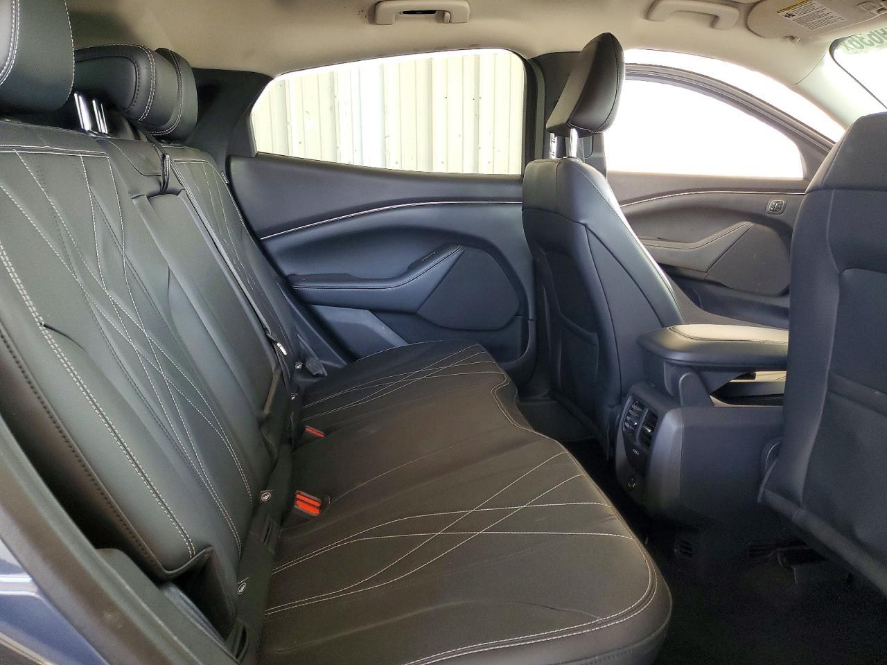 2021 Ford Mustang Mach-E Select - zdjęcie 11