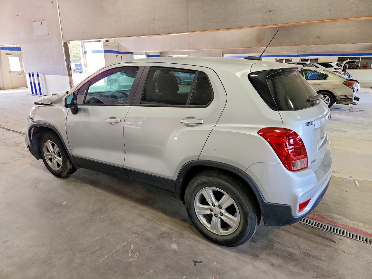 2020 Chevrolet Trax Ls - zdjęcie 2