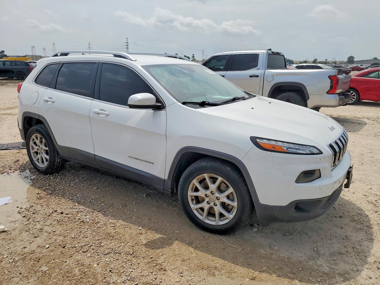 2016 Jeep Cherokee Latitude - zdjęcie 4
