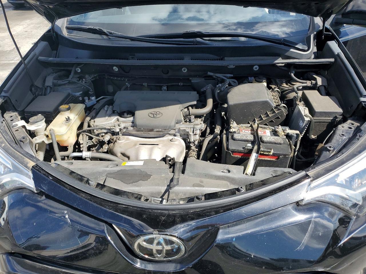 2017 Toyota Rav4 Se - zdjęcie 12