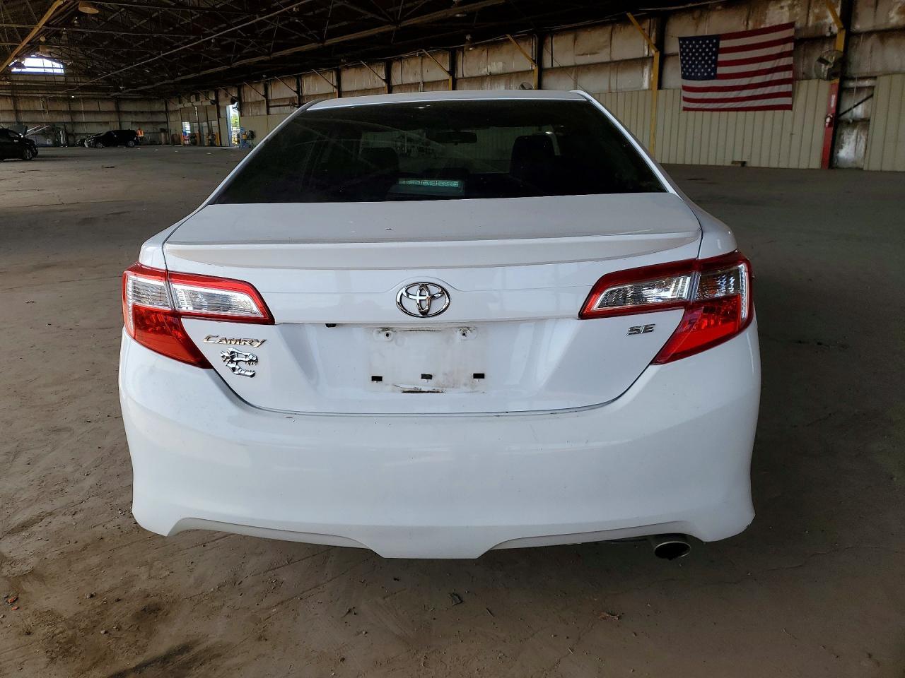 2014 Toyota Camry Se - zdjęcie 6