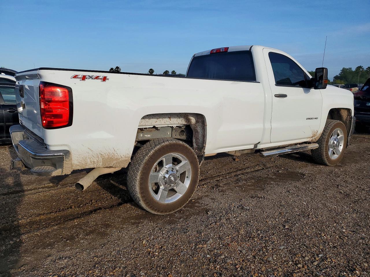 2017 Chevrolet Silverado K2500 Heavy Duty - zdjęcie 3