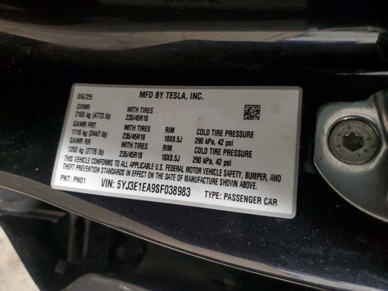 2025 Tesla Model 3 - zdjęcie 13