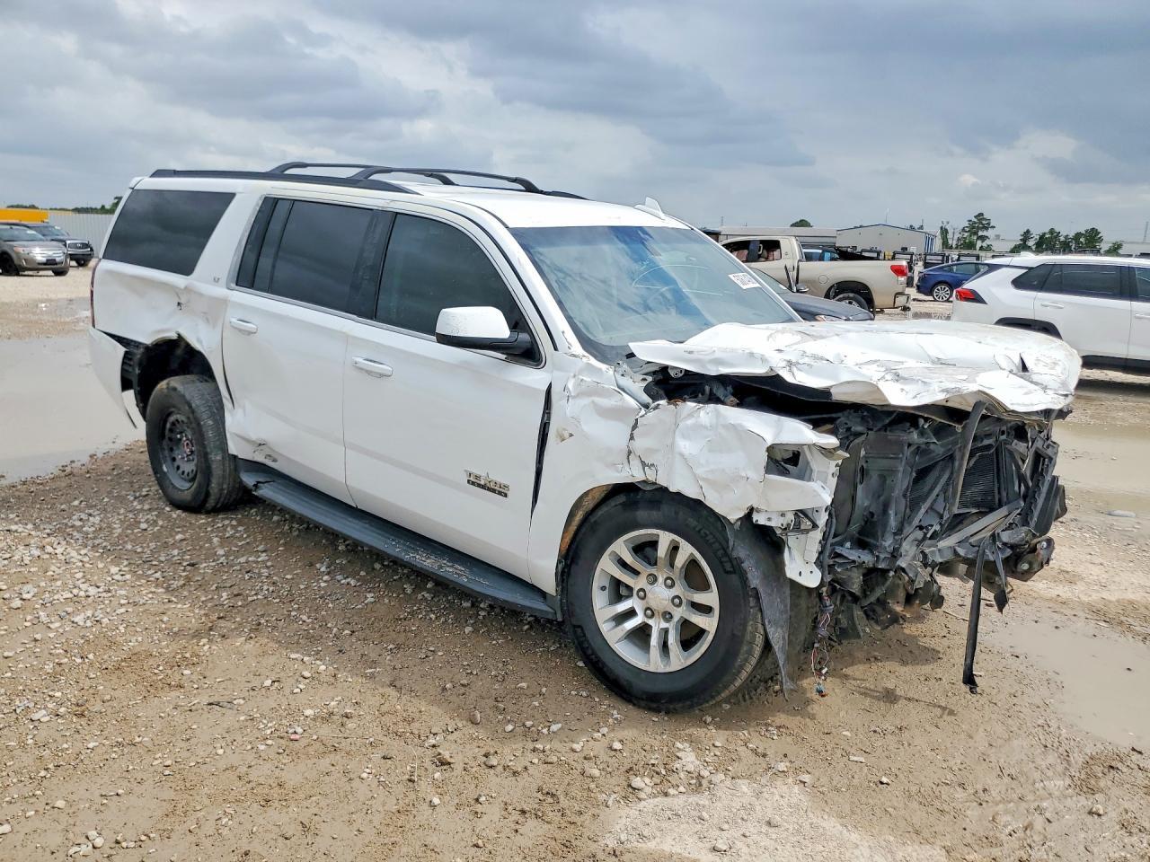 2020 Chevrolet Suburban C1500 Lt - zdjęcie 4