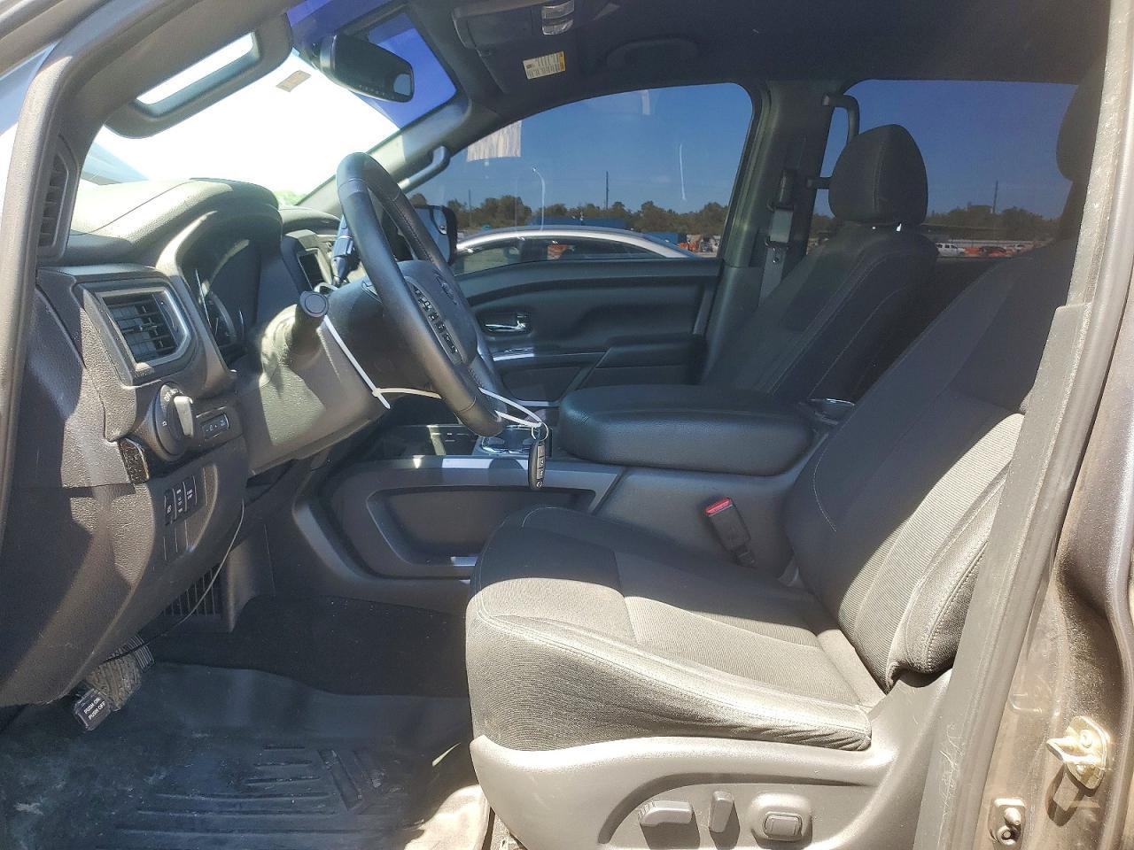 2018 Nissan Titan Sv - zdjęcie 7