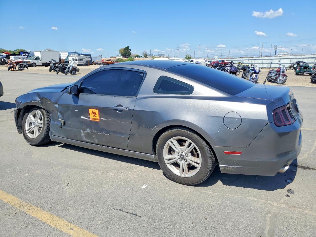 2014 Ford Mustang - zdjęcie 2