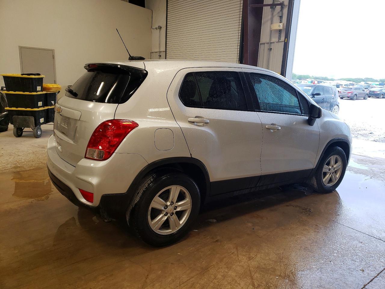 2020 Chevrolet Trax Ls - zdjęcie 3