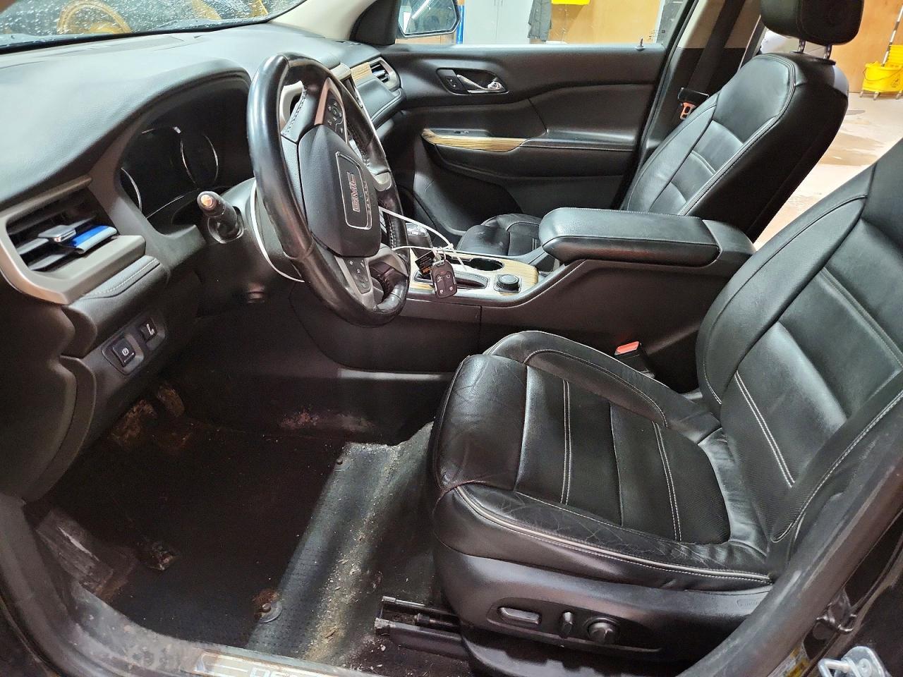 2017 GMC Acadia Denali - zdjęcie 7