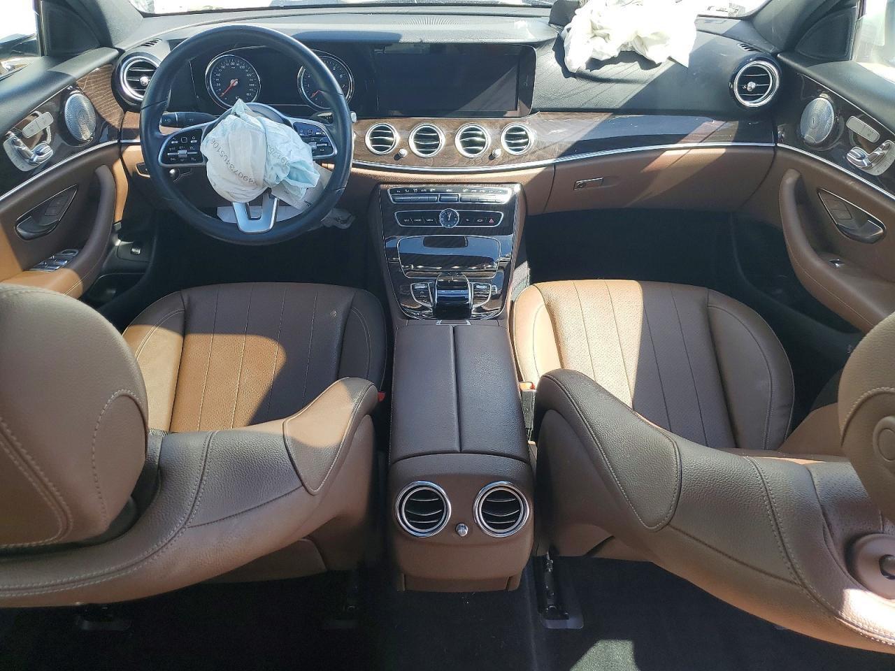 2019 Mercedes-Benz E 300 - zdjęcie 8