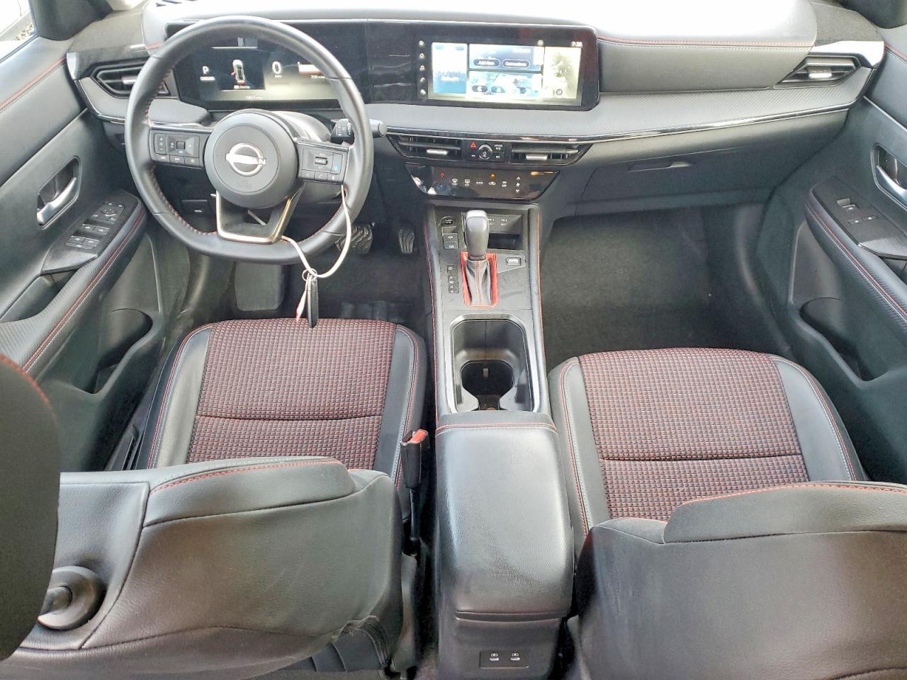 2025 Nissan Kicks Sr - zdjęcie 8
