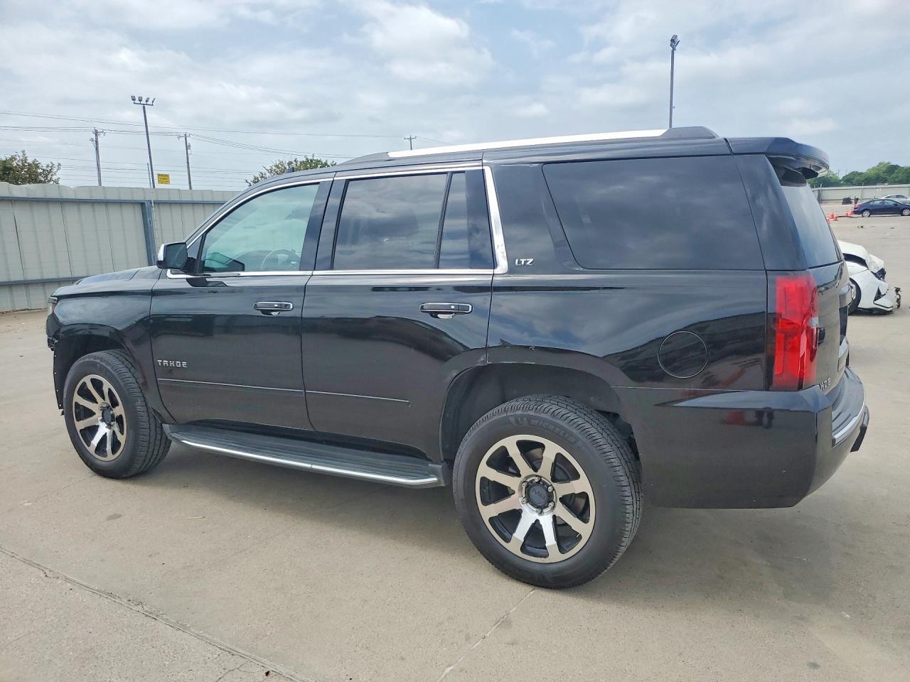 2016 Chevrolet Tahoe C1500 Ltz - zdjęcie 2
