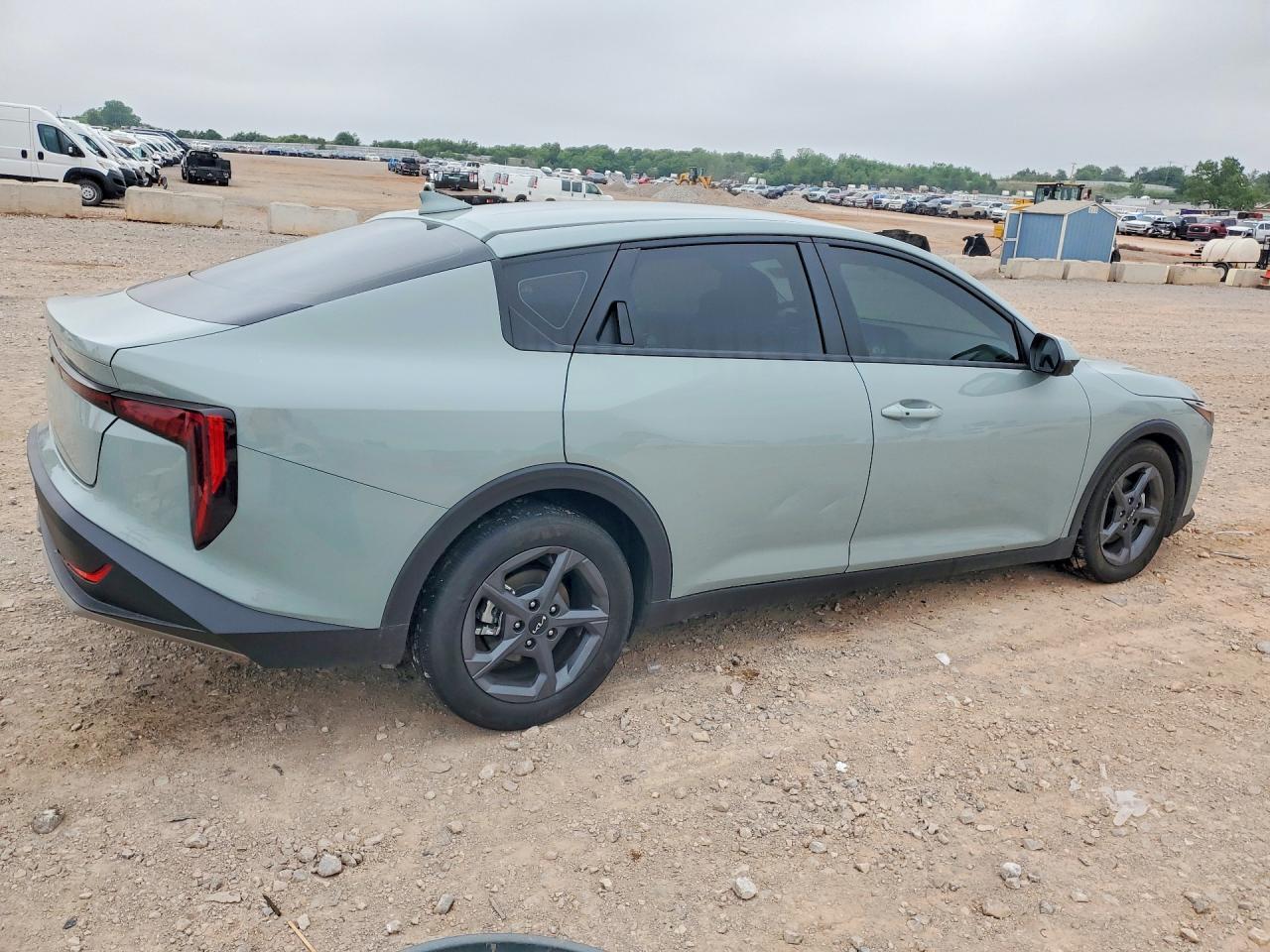 2025 Kia K4 Lxs - zdjęcie 3