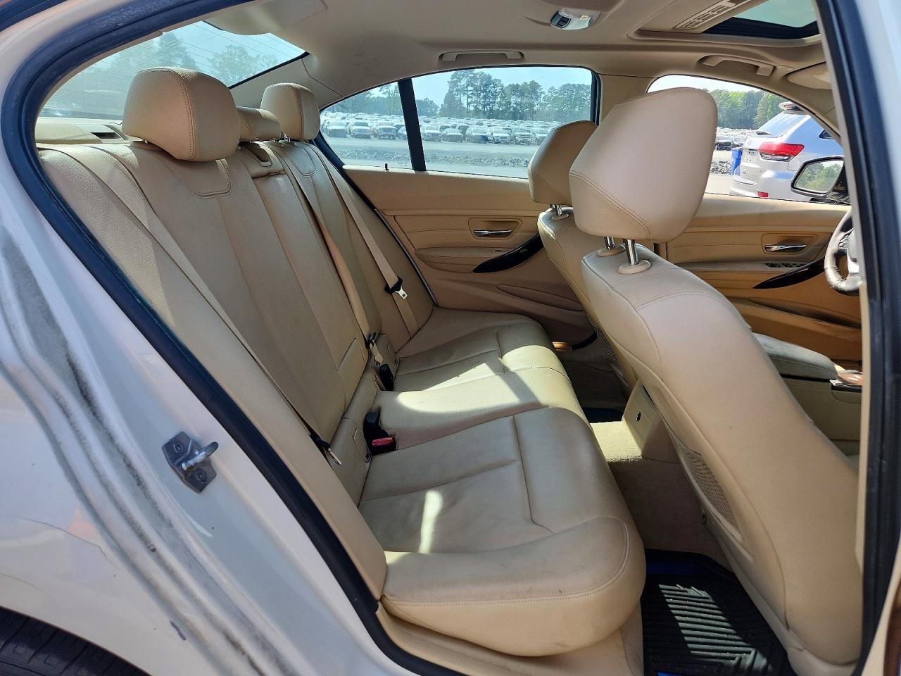 2015 BMW 328 I - zdjęcie 10