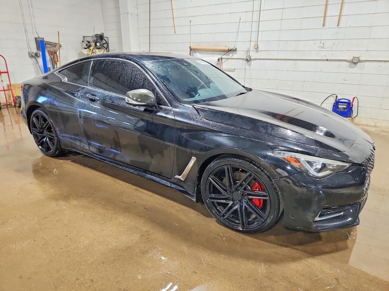 2018 Infiniti Q60 Red Sport 400 - zdjęcie 4