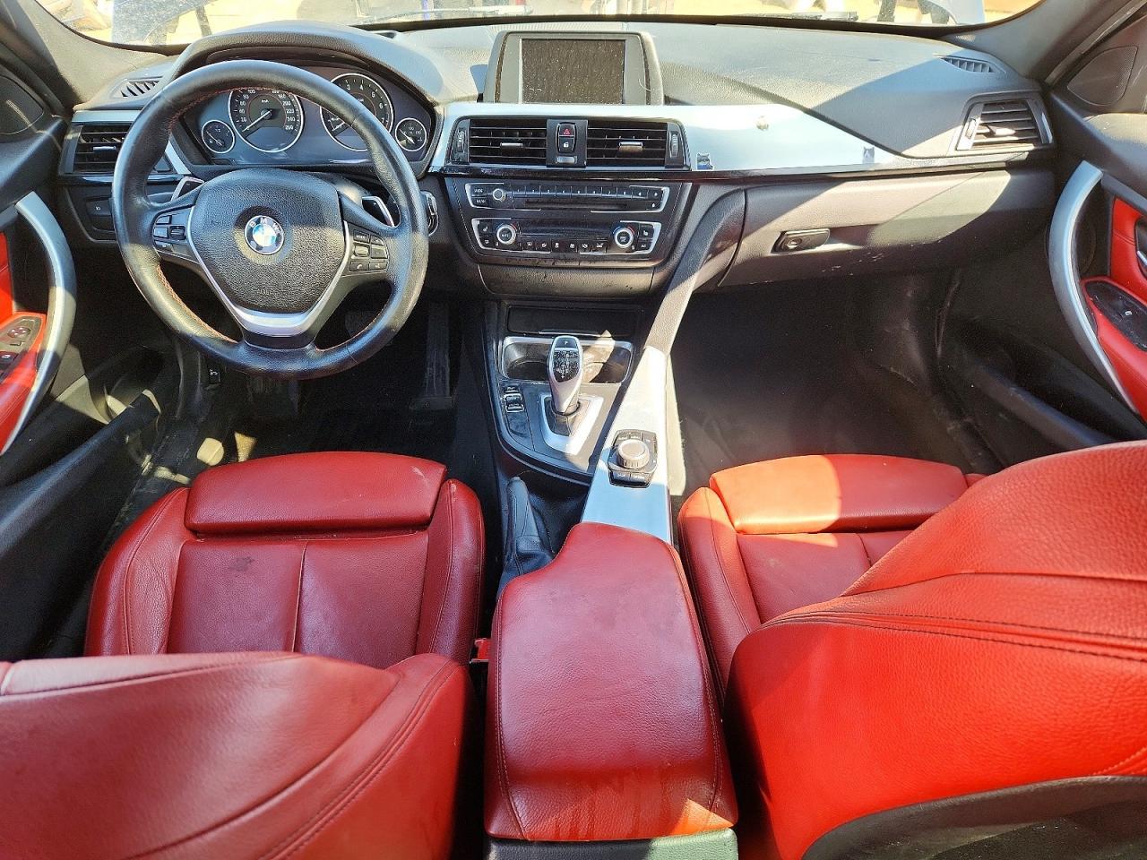 2013 BMW 335 Xi - zdjęcie 8