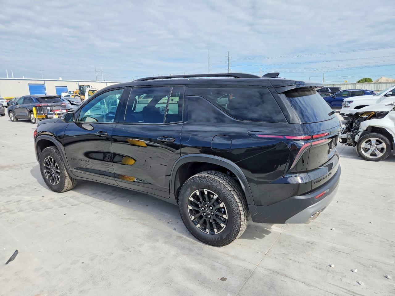 2026 Chevrolet Traverse Z71 - zdjęcie 2