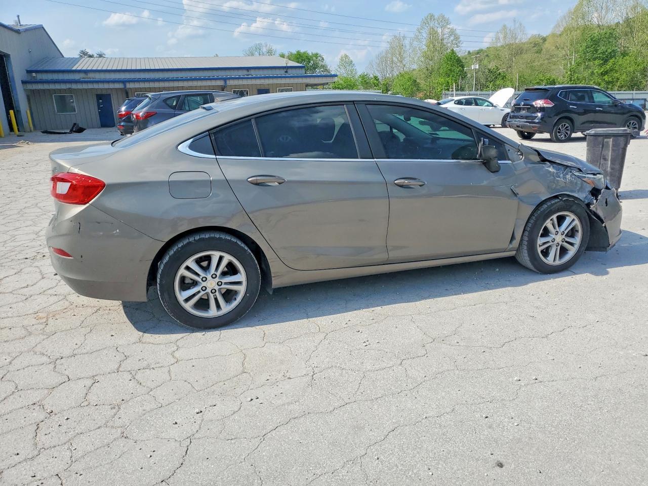 2017 Chevrolet Cruze Lt - zdjęcie 3