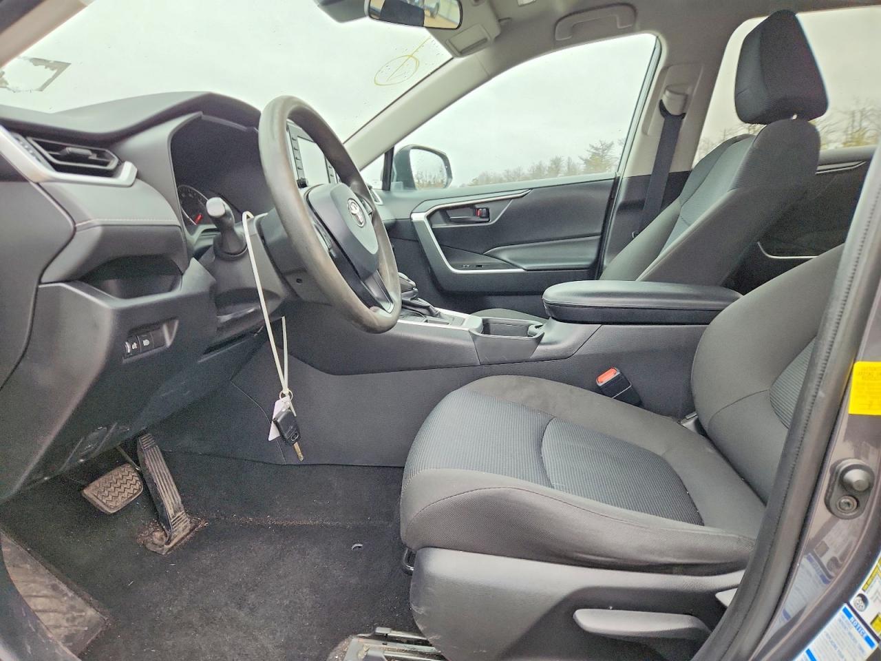 2021 Toyota Rav4 Le - zdjęcie 7