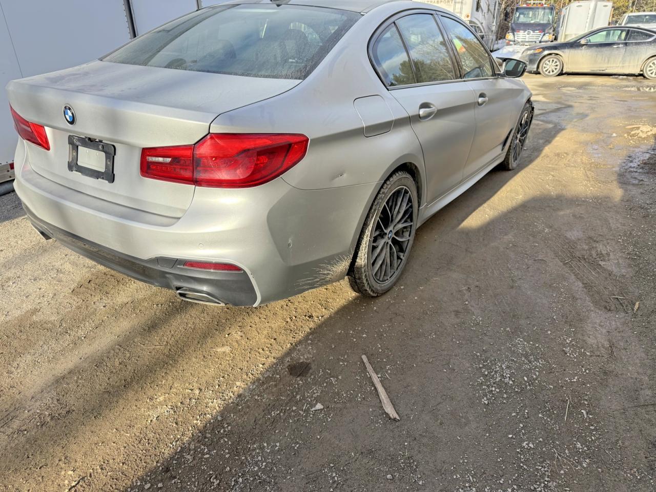 2020 BMW 530 Xi - zdjęcie 3
