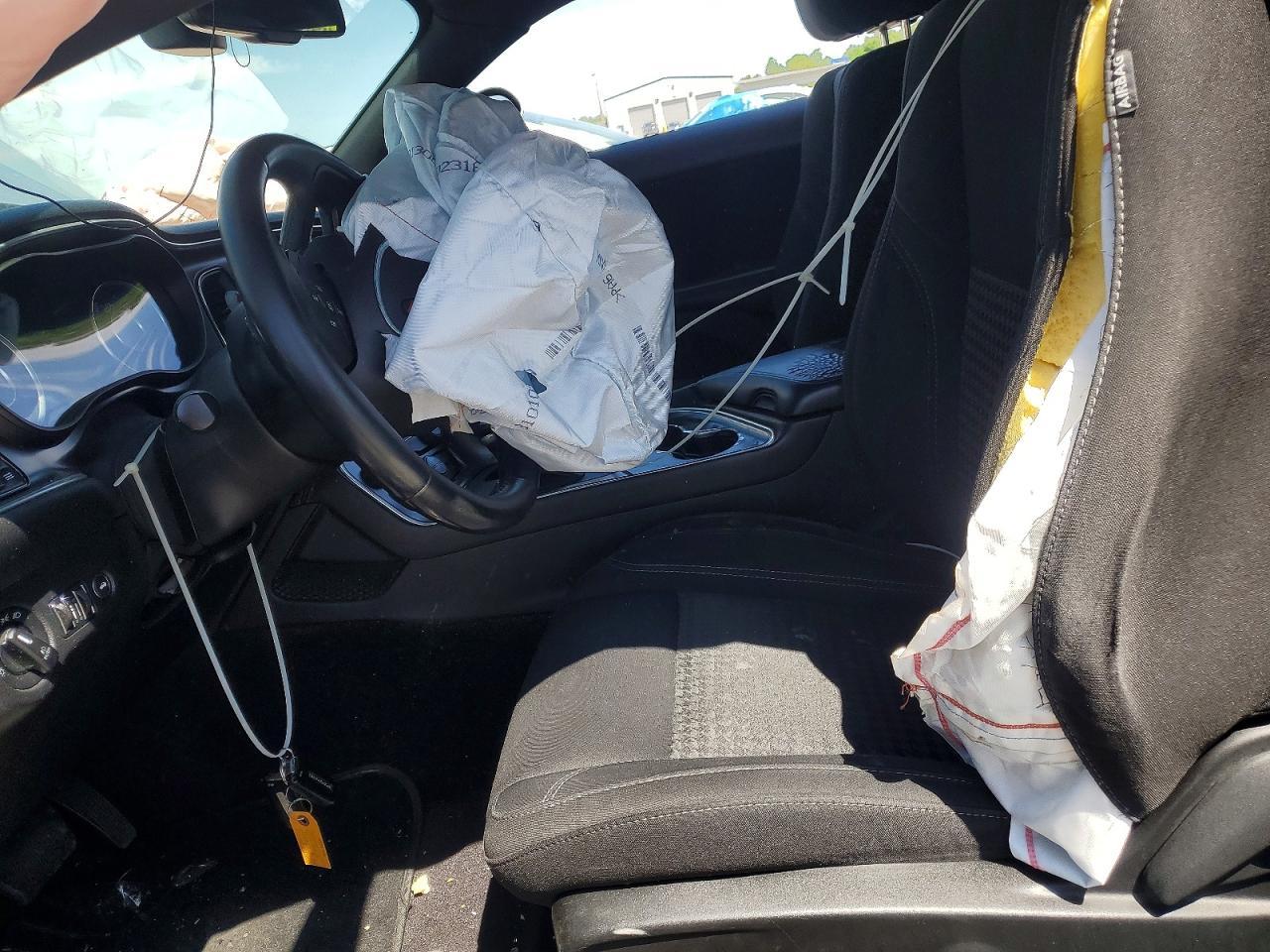 2016 Dodge Challenger R - zdjęcie 7