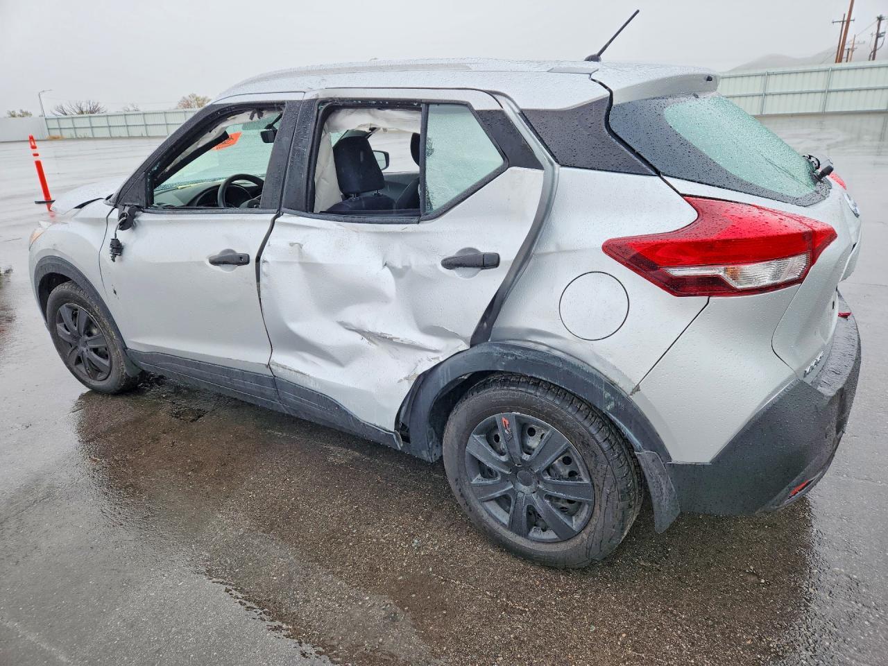 2018 Nissan Kicks S - zdjęcie 2