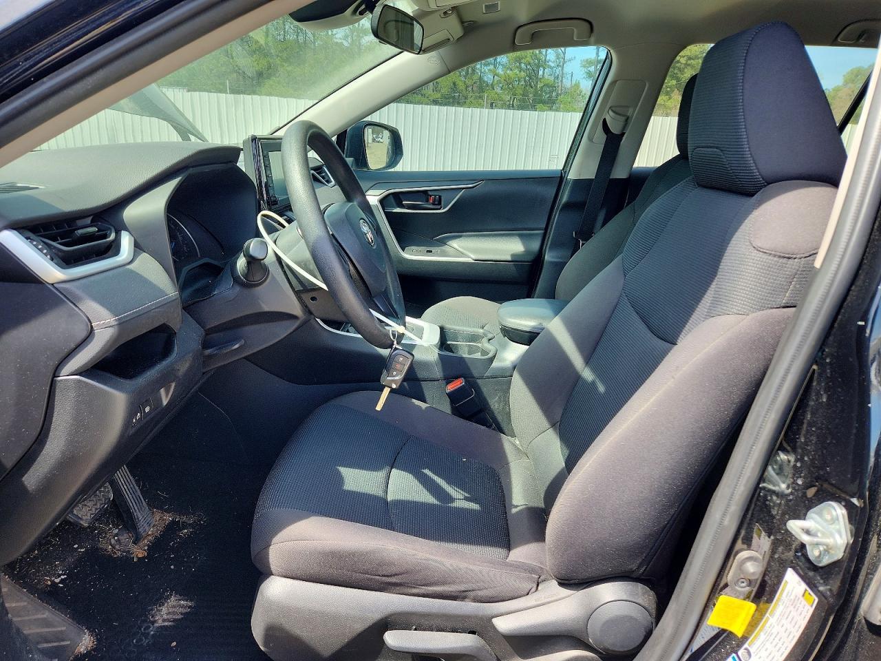 2021 Toyota Rav4 Hybrid Le - zdjęcie 7