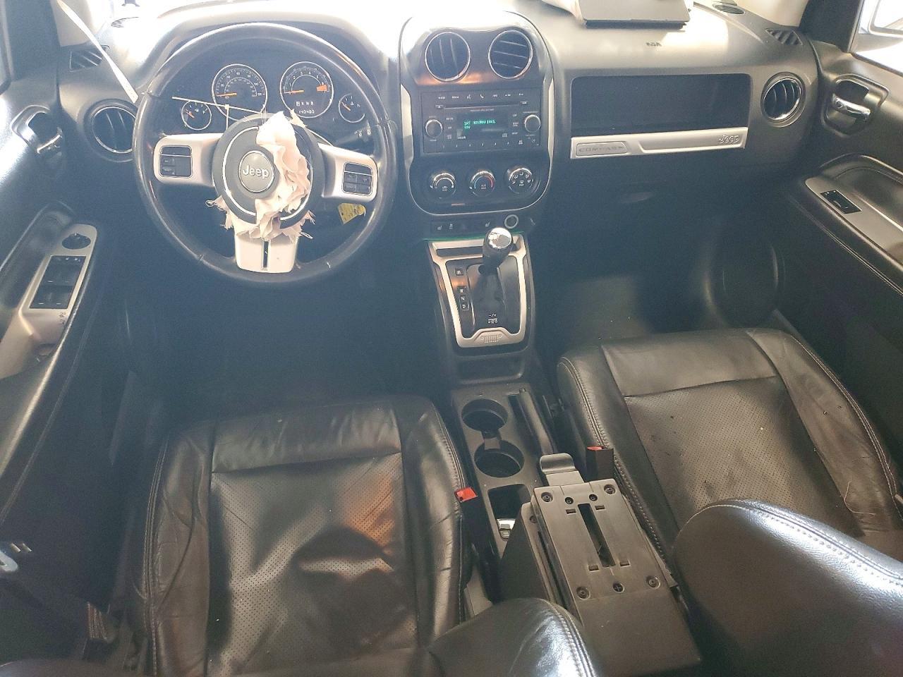2015 Jeep Compass Latitude - zdjęcie 8