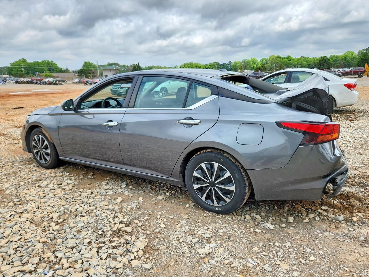 2019 Nissan Altima S - zdjęcie 2