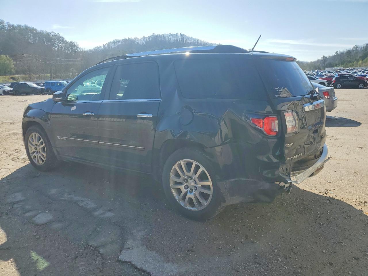 2015 GMC Acadia Denali - zdjęcie 2