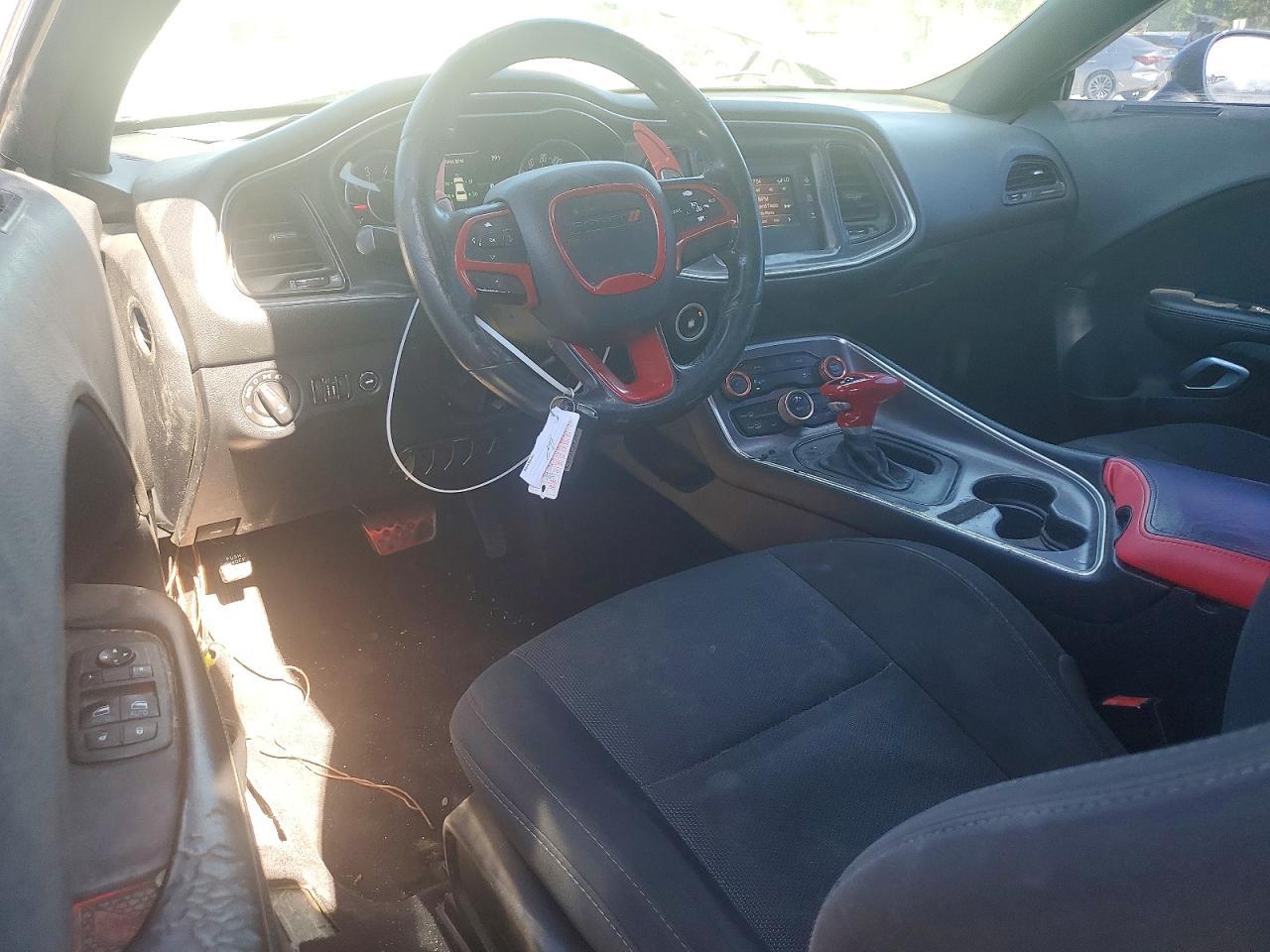 2016 Dodge Challenger R - zdjęcie 8