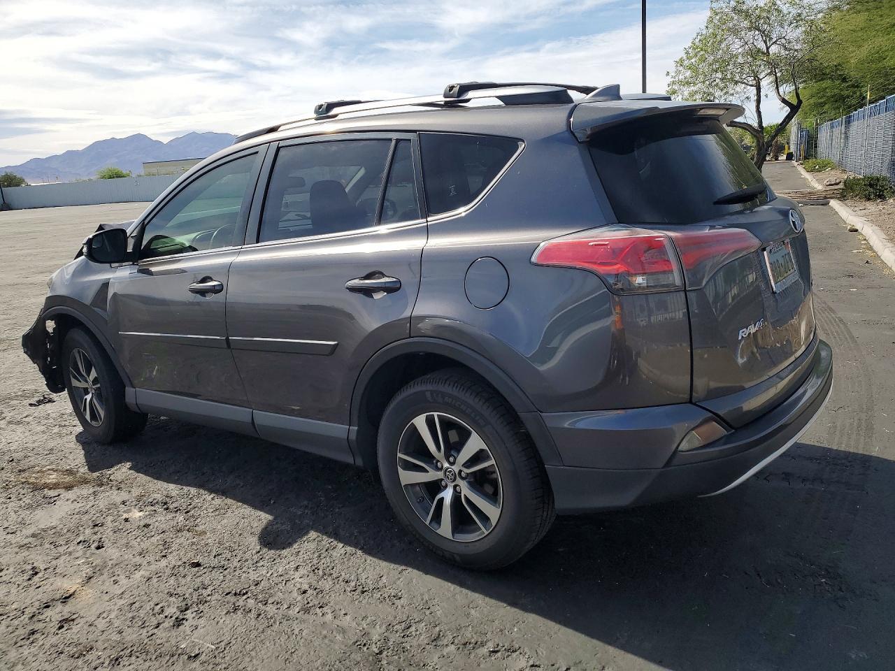 2017 Toyota Rav4 Xle - zdjęcie 2