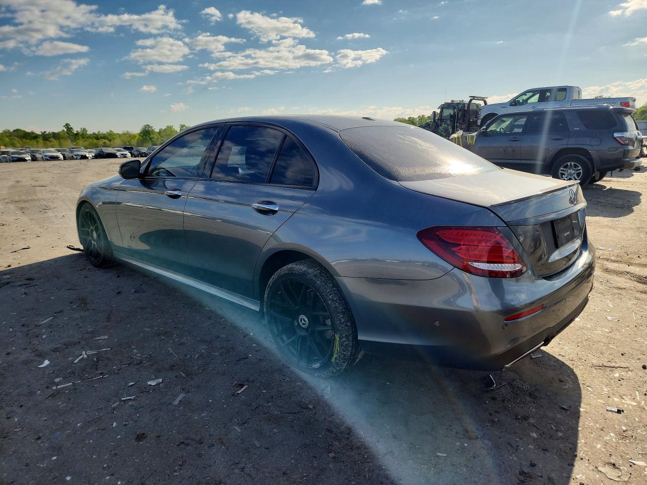 2017 Mercedes-Benz E 300 4Matic - zdjęcie 2