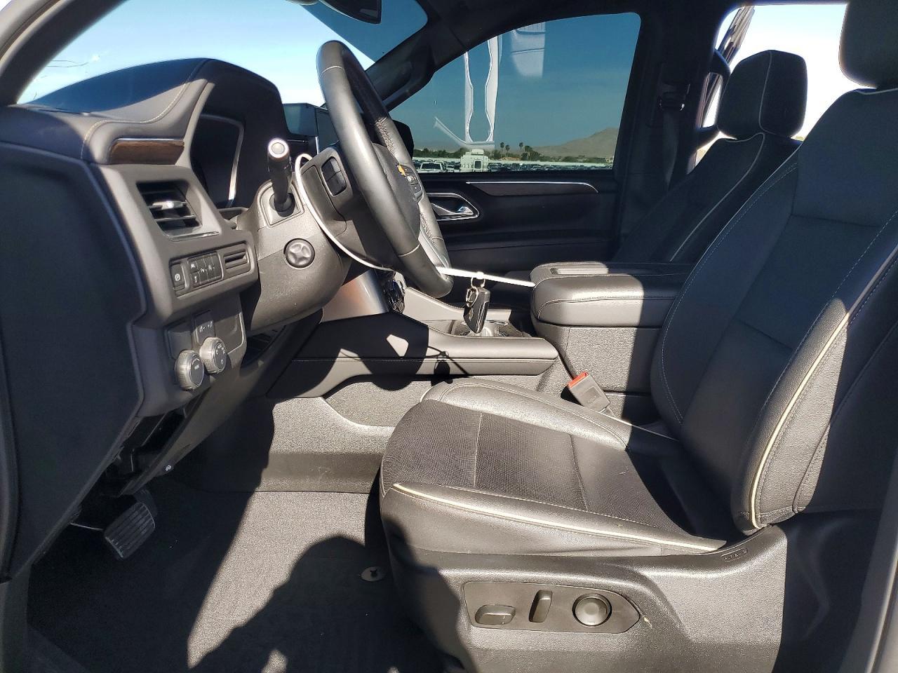 2023 Chevrolet Suburban C1500 Premier - zdjęcie 7